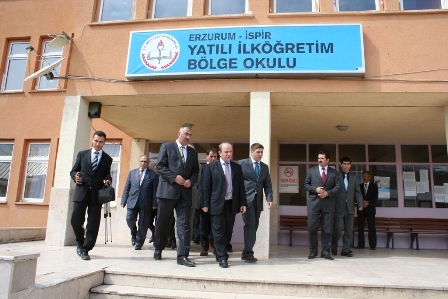 Erzurum Valisi çobana sahip çıktı 8