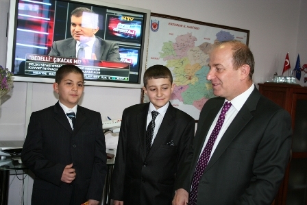 Vali okuluna üst geçit istedi 3