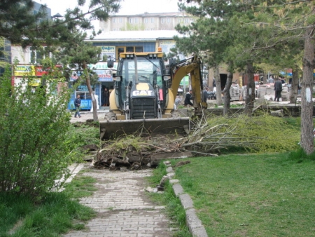Yakutiye’de söküme başladılar 1