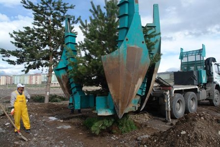Yakutiye’de söküme başladılar 12