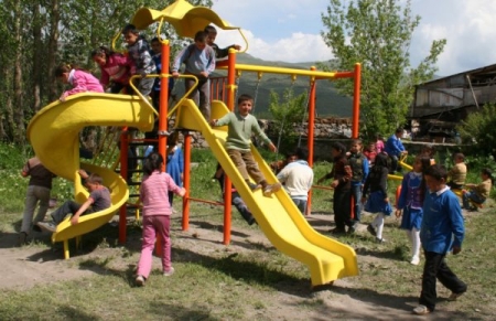 Yakutiye'den okullara oyun parkı 3