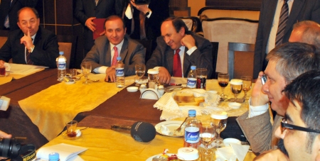Akdağ, Kapucu'ya 182'yi arattırdı 2