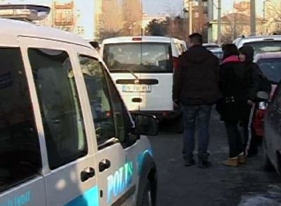 Polis güçlükle ayırdı! 2