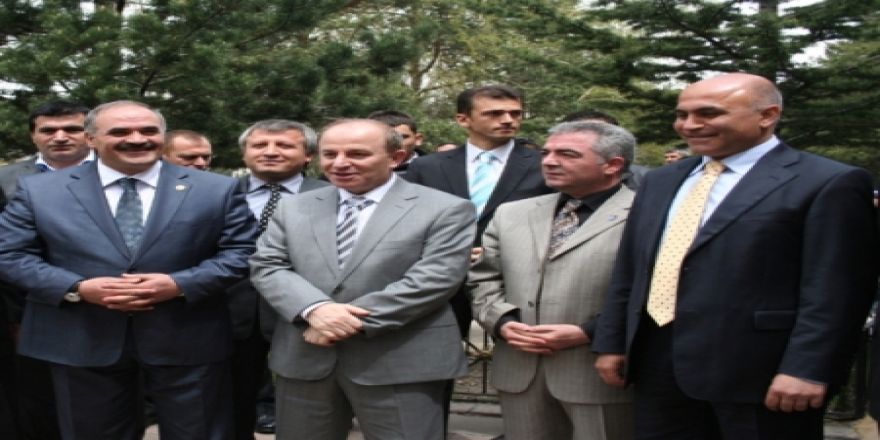 Seçimler öncesi büyük yakınlık!