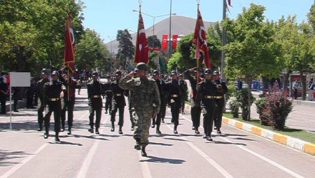 Törenlere Bakan Akdağ'da katıldı 2