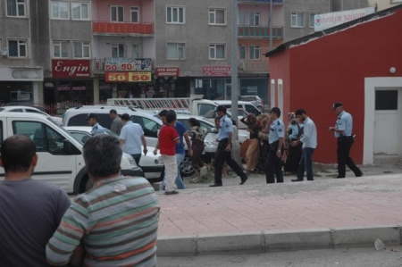 Hırslarını gazetecilerden aldılar! 2