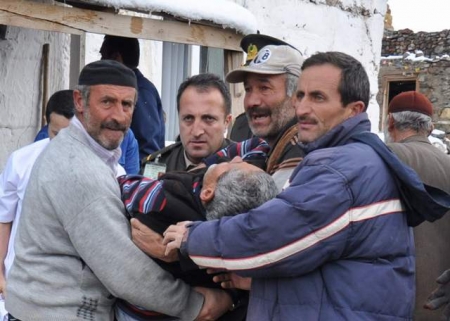 Erzurum şehidine ağladı! 1