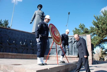 Vali Öztürk, kutlamaları kabul etti! 5