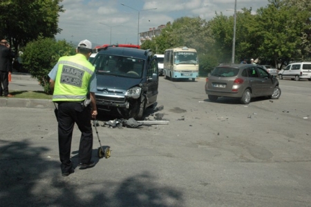 Erzurum'da trafik kazası! 1