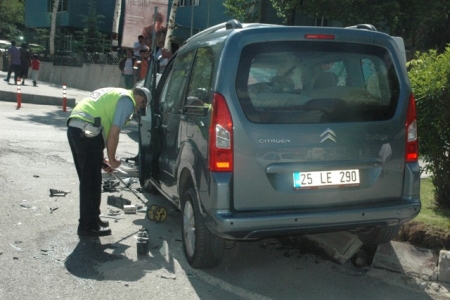 Erzurum'da trafik kazası! 2