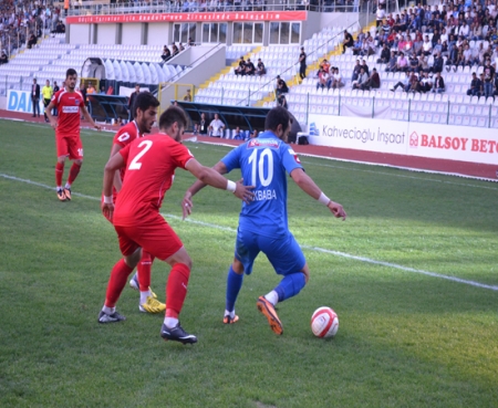 Erzurum BBSpor dört attı! 3