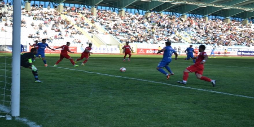 Erzurum BBSpor dört attı!