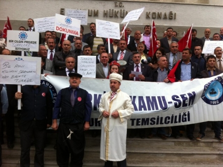 Valilik önünde 'Andımız' protestosu 4