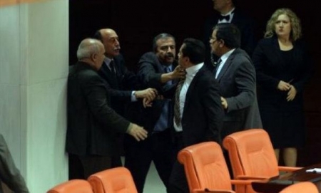 BDP'li vekil ve AKP'li Akdağ kavga etti! 1
