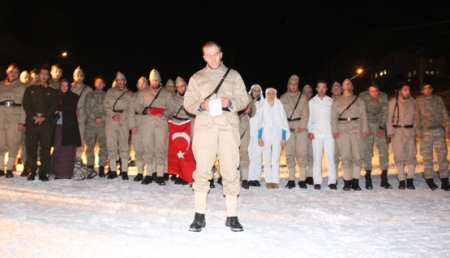 Erzurum'da donduran anma! 5