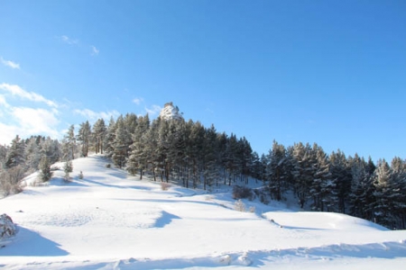 Erzurum'da kar yolları kapadı 2