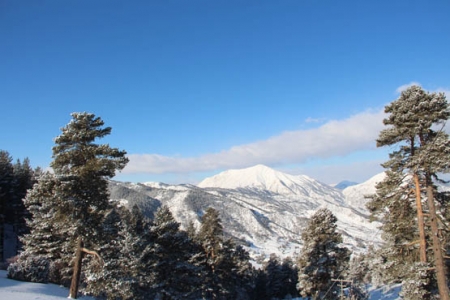 Erzurum'da kar yolları kapadı 3