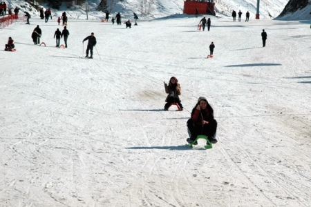 Güneşli havada kayak keyfi! 5