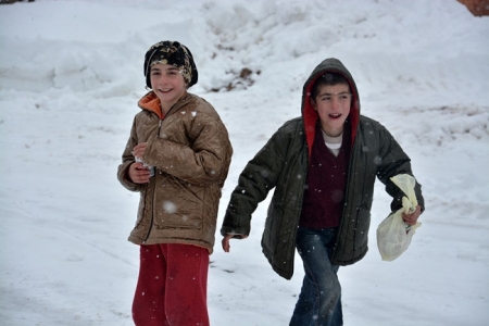 Rize-Erzurum karayolu çocuklara kaldı 10