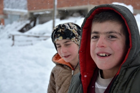 Rize-Erzurum karayolu çocuklara kaldı 9