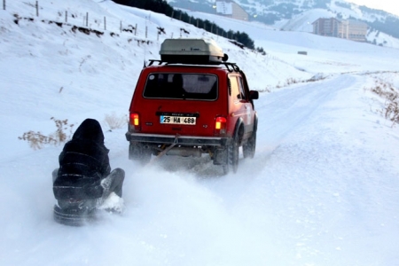 Kar üzerinde tekerlekli adrenalin keyfi 11