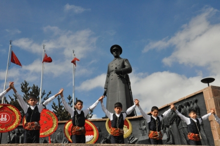 Erzurum'da coşkulu kutlama 6