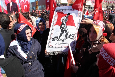 MHP’den Erzurum’da gövde gösterisi 8