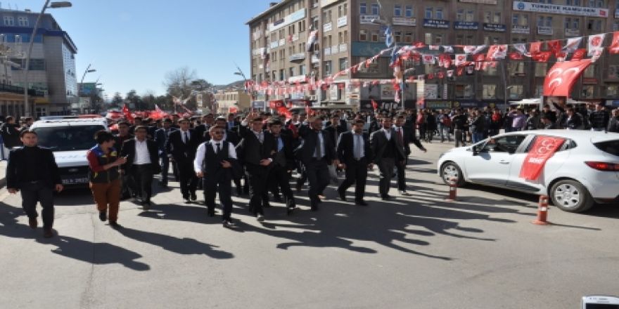 Erzurum'da ülkücüler yürüdü