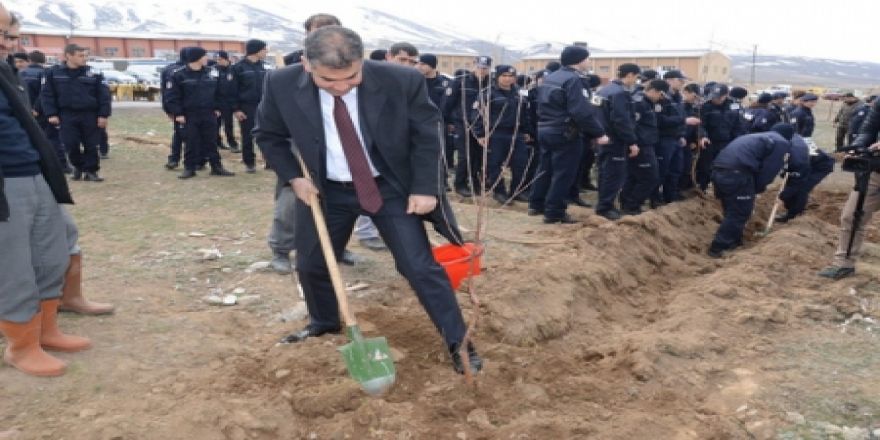 Erzurum Polisi fidan dikti