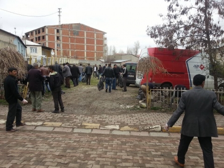 Başkanın ilk işi çöp toplamak oldu! 5