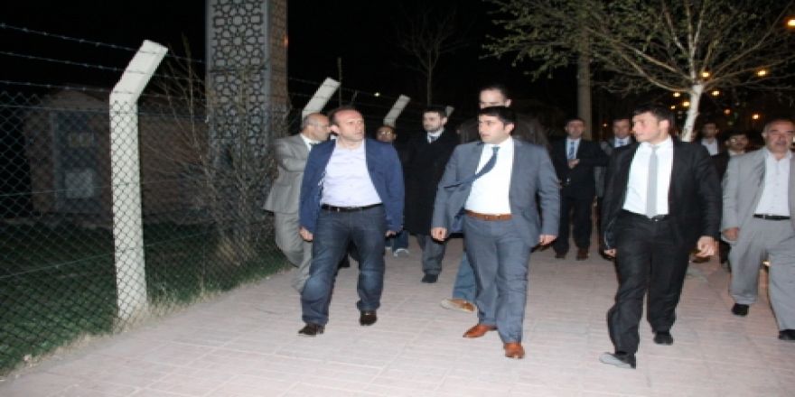 Büyükşehir Belediye'si gece mesaisi yaptı