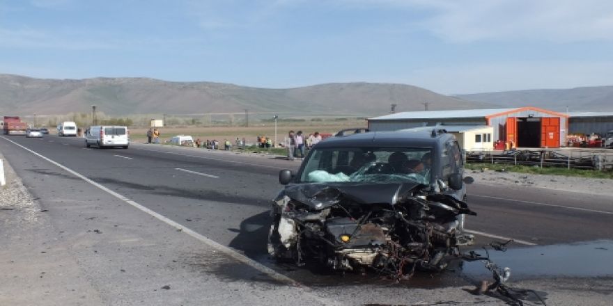 Erzurum'da trafik kazası: 1 ölü, 4 yaralı
