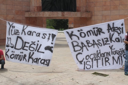 Atatürk Üniversitesi'nde oturma eylemi 3
