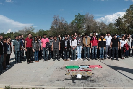 Atatürk Üniversitesi'nde oturma eylemi 4