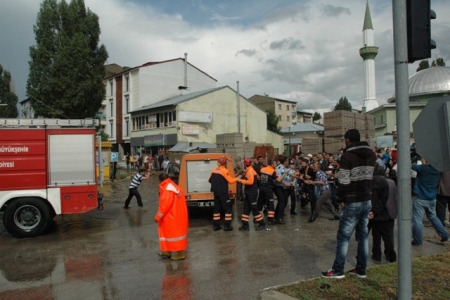 Erzurum'u sel aldı 2