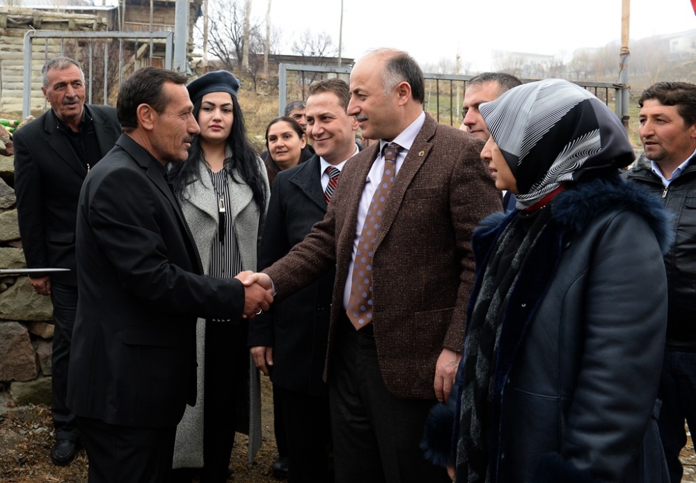 Vali Azizoğlu, 15 Temmuz Demokrasi Şehidi Oğuzhan Yaşar’ın ailesini ziya 2