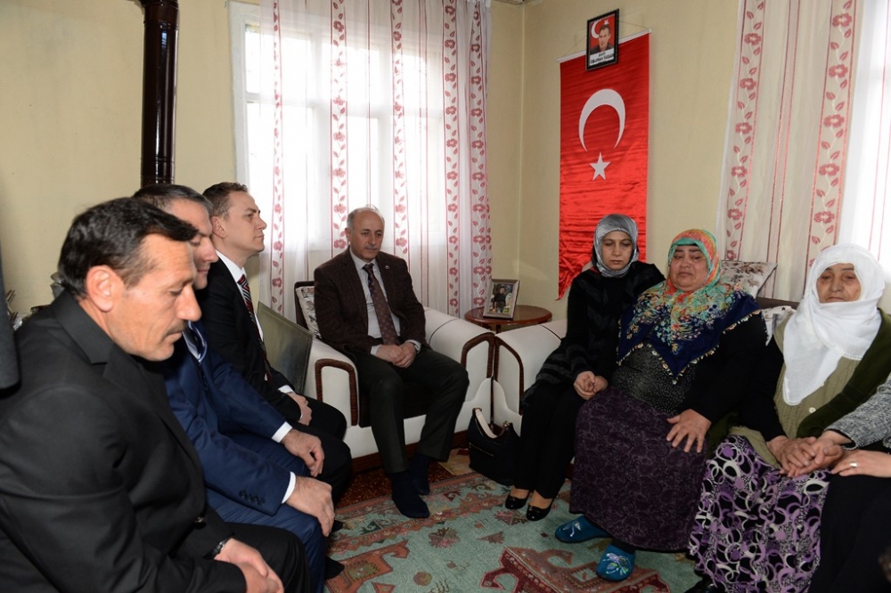 Vali Azizoğlu, 15 Temmuz Demokrasi Şehidi Oğuzhan Yaşar’ın ailesini ziya 3