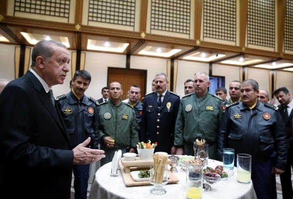 Cumhurbaşkanı Erdoğan pilotları kabul etti 2