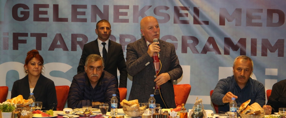 Başkan Sekmen iftarda gazetecilerle buluştu 1