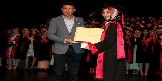 Tıp Fakültesinden 205 öğrenci mezun oldu 3