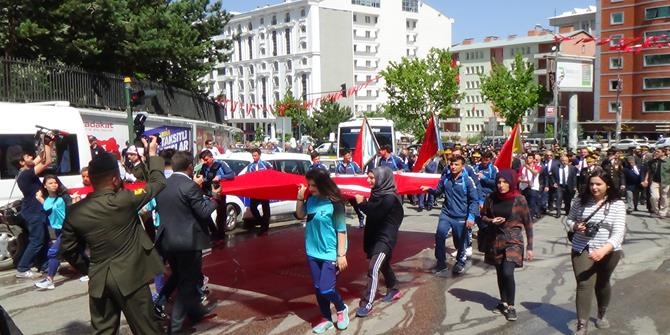 Atatürk'ün Erzurum'a gelişinin 98. yıl dönümü 2