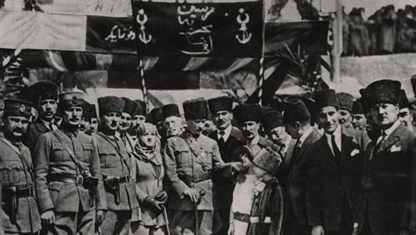 Atatürk'ün çocuk sevgisi Genelkurmay arşivinde... 1