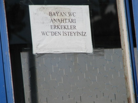 Erzurum'da tuvalet ayıbı!.. 2