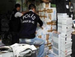 852 kitap yakaladılar!