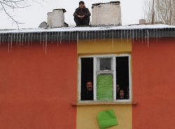Saatlerce silahıyla direndi!