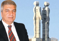İnsanlık anıtına talipli çıktı!