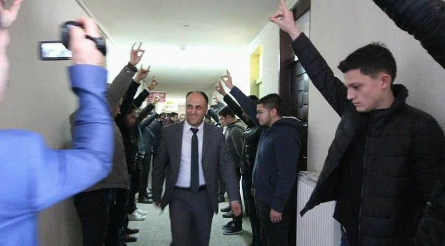 AK Partili vekiller Bozkurt selamı ile karşılandı