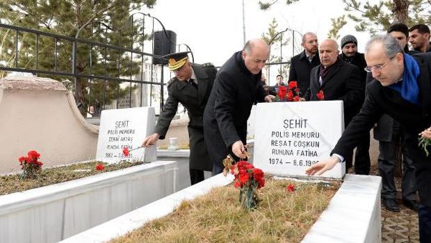 Erzurum'da Şehitler anıldı