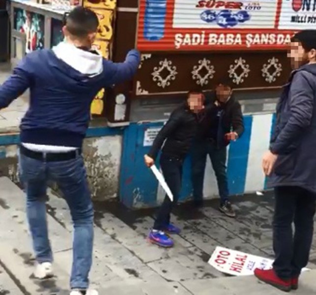 Erzurum’da bıçaklı gençler dehşet saçtı