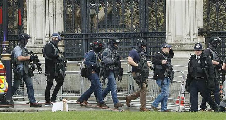 Londra'da saldırı dehşeti...